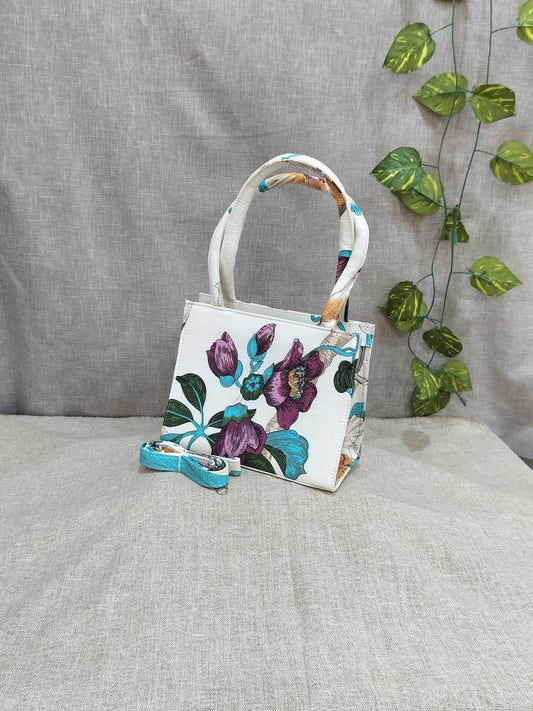 Mum White Floral Tiny Tote Bags